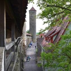 Stadtmauer mit Wehrgang