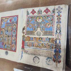 Vank-Kathedrale: Bibel aus dem 16. Jh.