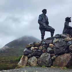 Statue of Collie and MacKenzie