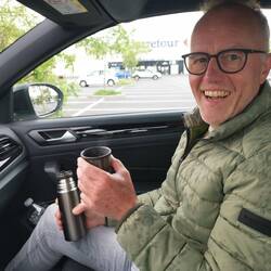 Der Kaffee zum Abschluss musste wegen wieder einsetzendem Regen ins Auto verlegt werden.