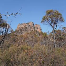 Einer der vielen Felsgipfel.