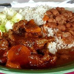 Example of Panamanian simple food. Plus a glass of lemonade and an excellent coffee it cost 5 USD.