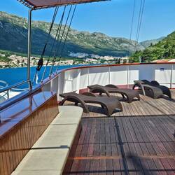 Sundeck looking forward