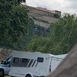 Fenster mit Festungsblick