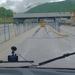 Am Zoll brauchten sie für 5 Autos 15 Min.😩🤪