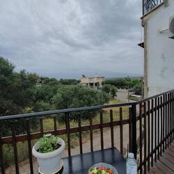 Lecker selbstgemachter Salat bei bester Aussicht