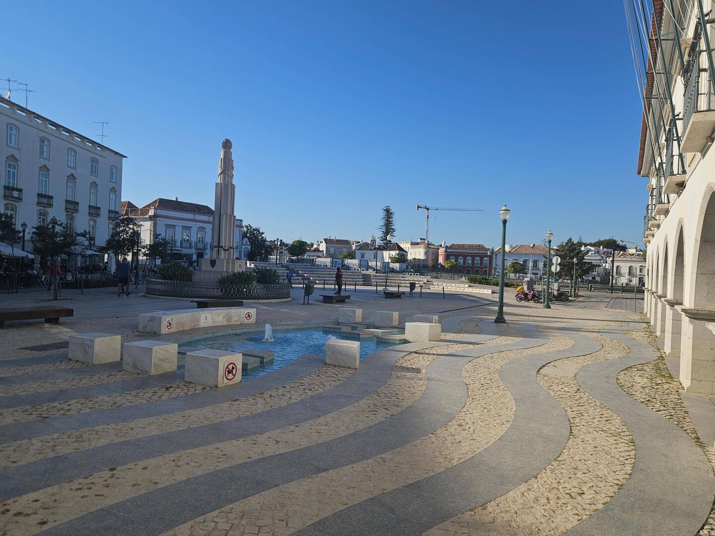 Ich glaub da dürfen keine Hunde rein...