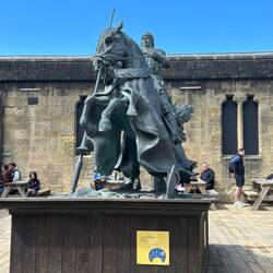 Ein Mitglied der Familie Pryce die seit 1066 die Burg bewohnt.