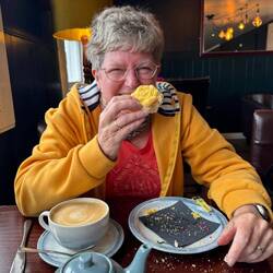 De slappe lach en m'n halve cookie verkruimeld.