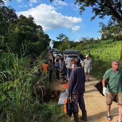 Ruck zuck waren ganz Dorfgemeinschaften am Ort des Geschehens.