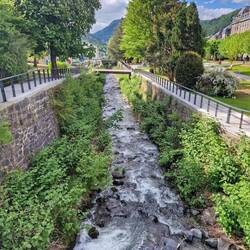 La Dordogne, qui prend naissance sur le versant Nord du Puy de Sancy