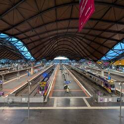 Melbourne Southern Cross. Grüße an das Berliner Südkreuz.