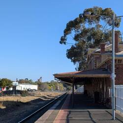 Stawell Station. Züge kommen Montags und Freitags. Wir sind mit dem Bus weg.