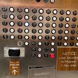 18. Stock und gerade mal in der Mitte vom Hotel