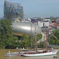 Die "Cité du vin", von den US-Besuchern als überfüllt und überteuert beschrieben.