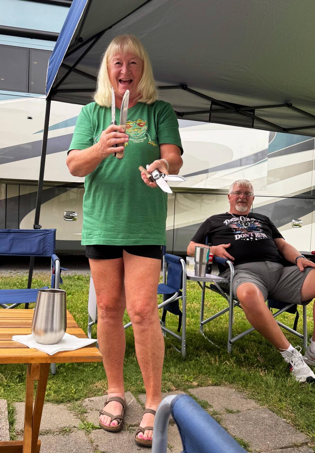 Julie the juggler - cutting-edge entertainment!