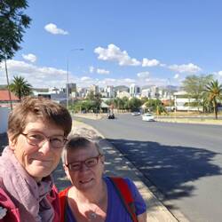 Am Quartier mit meiner Reisefreundin Barbara getroffen.