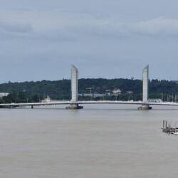 Brücke für Autos normal