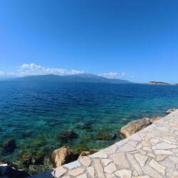 Ich liebe dieses türkisfarbene glitzernde Meer