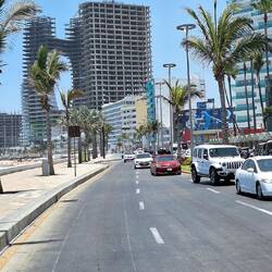 Zahlreiche Neubauten. Apartments hier ab etwa 150.000 Euro.