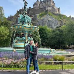 Kitschiger Brunnen aber schöner Blick auf das Castle
