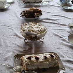 4 deserts. SO good 🤗
