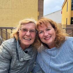 Und hier mit Nancy - wir haben uns prima amüsiert, während wir unsere Wäsche gewaschen haben