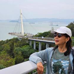 Trail - one of the stops 盼歸塔