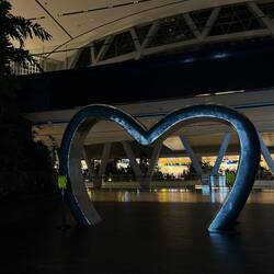 Nächtliche Flughafen-Romantik 😍