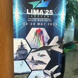 Den ganzen Tag fliegen schon die Jets und Hubschrauber über Langkawi 🫣