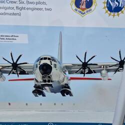 A Hercules with skis for snow landings
