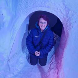 Igloo in the snow storm simulation room