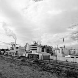 Viele Chemiefabriken