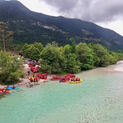 10 Rafts machen sich bereit ...