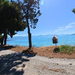 Strand auf dem Weg nach Itea