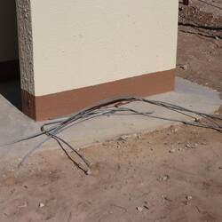 Auf einem der Rastplätze liegt entsorger Metallschrott...