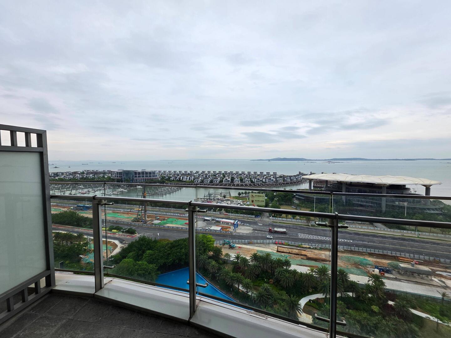 Kinmen in front of Xiamen, from 17th floor view, 住廈門東邊, 對面是金門