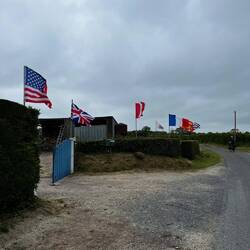 Beflaggung eines privaten Hauses auf dem Land