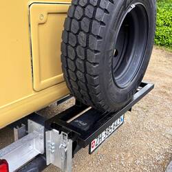 Konstruktion für das Reserve Rad (72 Kilo!) Ist auch speziell angefertigt