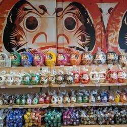Daruma de toutes les couleurs