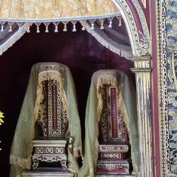 Thronsaal - der größere Thron war für Tu Ducs Frau, die den 1,52m großen Kaiser überragte