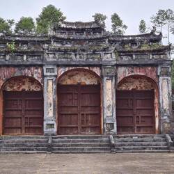 Hauptstraße zum Mausoleum von Minh Mang