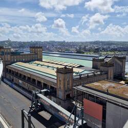 Die Hallen sind heutzutage Teil des Cruise Centers und ein Marine Museum