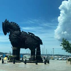 Trojanisches Pferd am Hafen von Çanakkale
