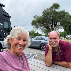 Post-lunch catch-up: good friends, great stories, no hurry.