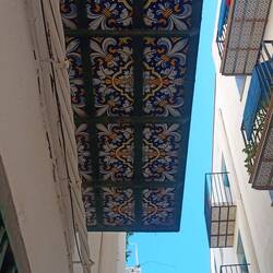 Balkone, die von unten gefliest sind, kannte ich vorher auch nicht