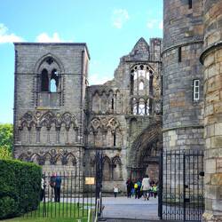 Where the oldest towers of the palace meet the ruins of the abbey
