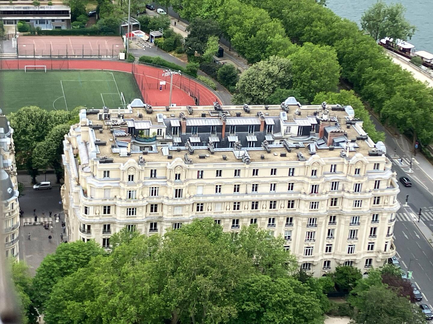 Haussmann block building