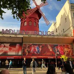 After a Google wander with unplanned detours: The Moulin Rouge!