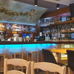 Die chillige Bar in Aráchova mit lecker heißem Kaffee und heißer Schokolade.